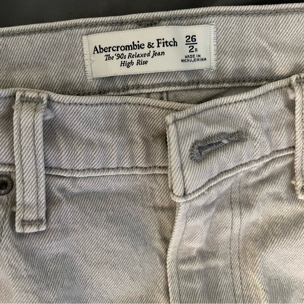 Abercrombie & Fitch 90’s Relaxed Jeans in Size 2 Regular